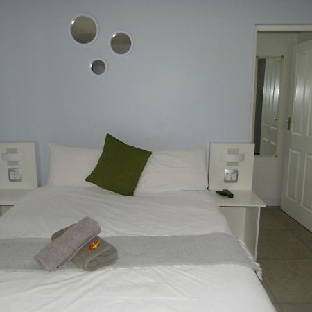 Eland Place Self Catering Guest House Beacon Bay 외부 사진